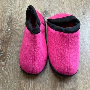 Brand New Unisex Memory Foam Slippers Size Small 5/6
